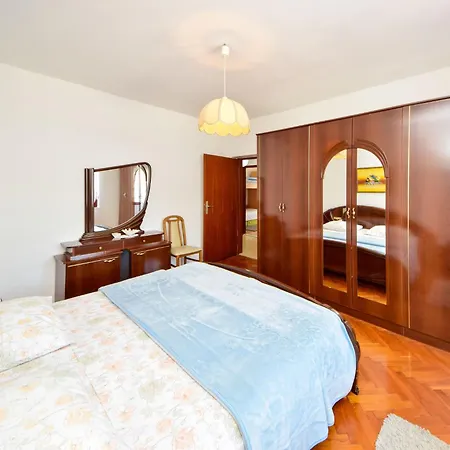 Appartamento Pantan By Interhome